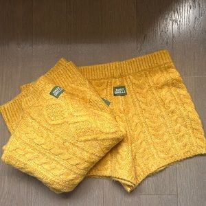Daily drills chunky sweater set size M/L